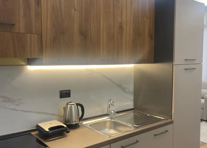 Sunny Bliss * Tirana